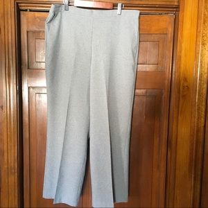 📌 Price Drop 📌 Alfred Dunner Pull Up Pants